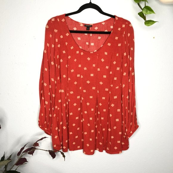 Torrid Cranberry Red Diamond Dots Crinkled Gauze Fit & Flare Top Large Blouse - Picture 2 of 10